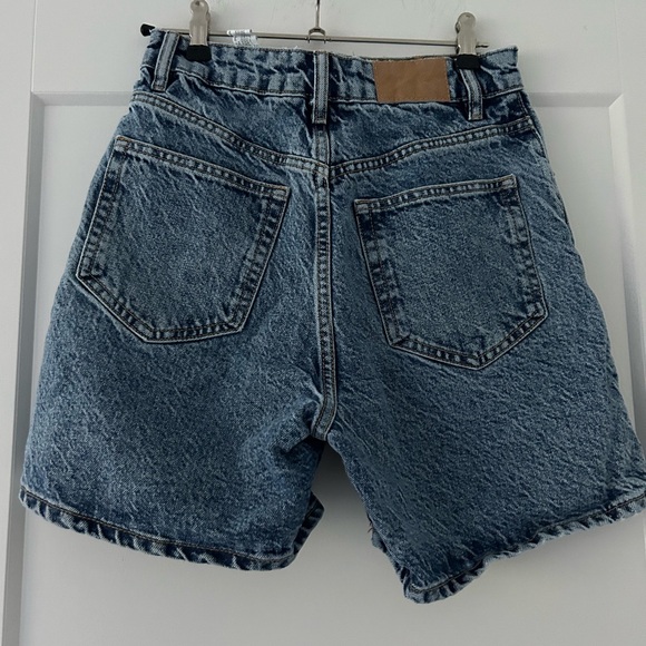 Zara Mid Thigh Shorts- US 2 - Picture 2 of 3